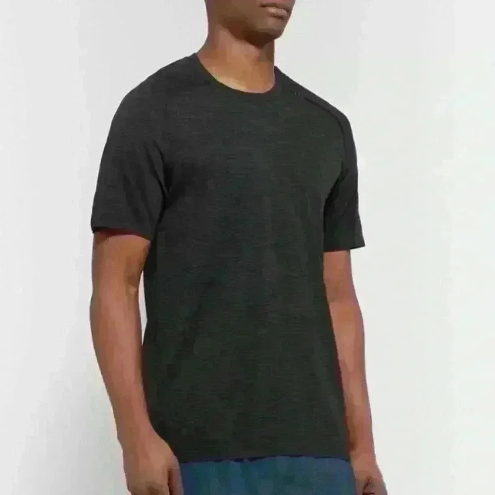 Men’s lululemon shirt